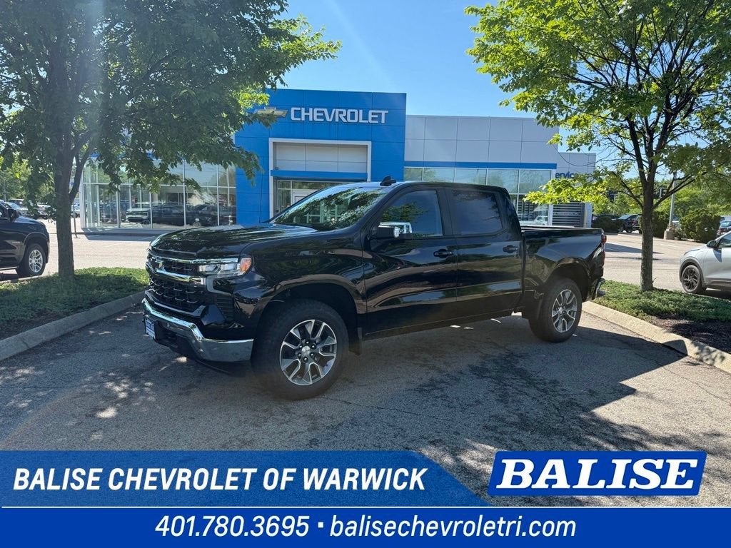 2026 Chevrolet Silverado 1500 LT in Black — front three-quarter view
