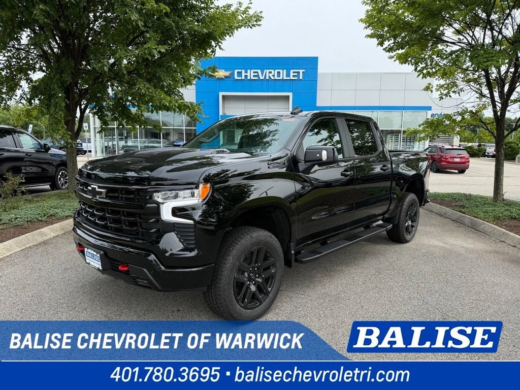2026 Chevrolet Silverado 1500 LT Trail Boss in Black — front three-quarter view