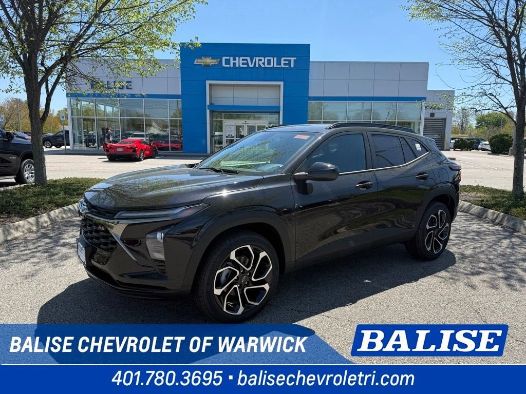 2026 Chevrolet Trax 2RS in Mosaic Black Metallic — front three-quarter view