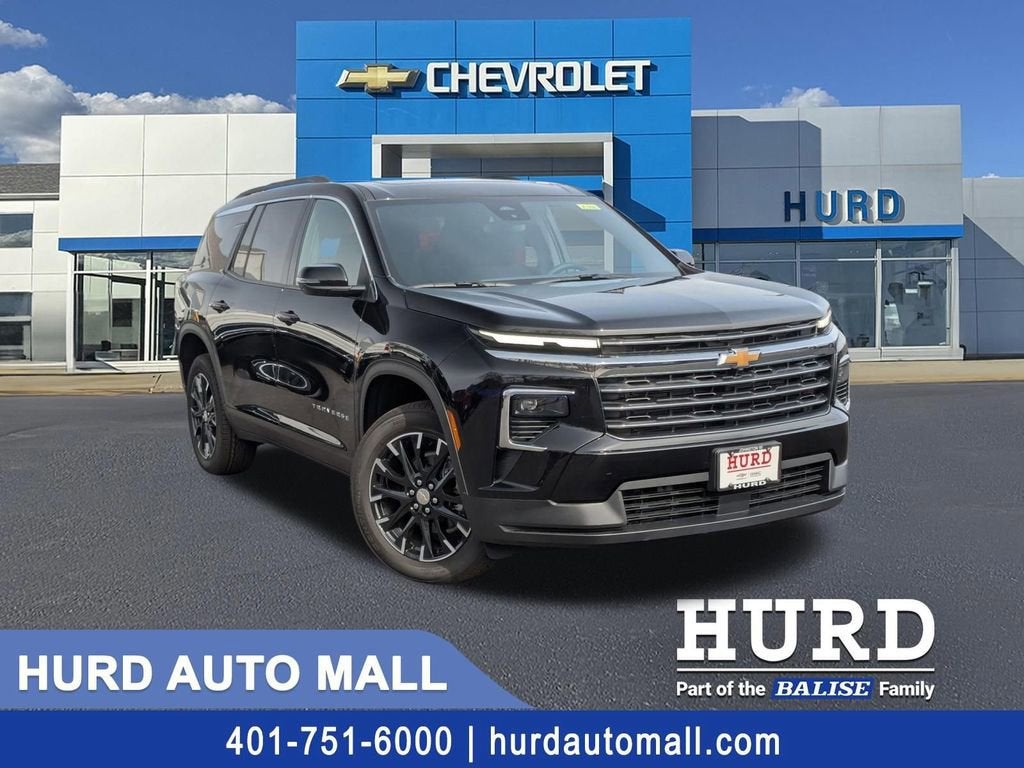 2026 Chevrolet Traverse LT in Mosaic Black Metallic — front three-quarter view